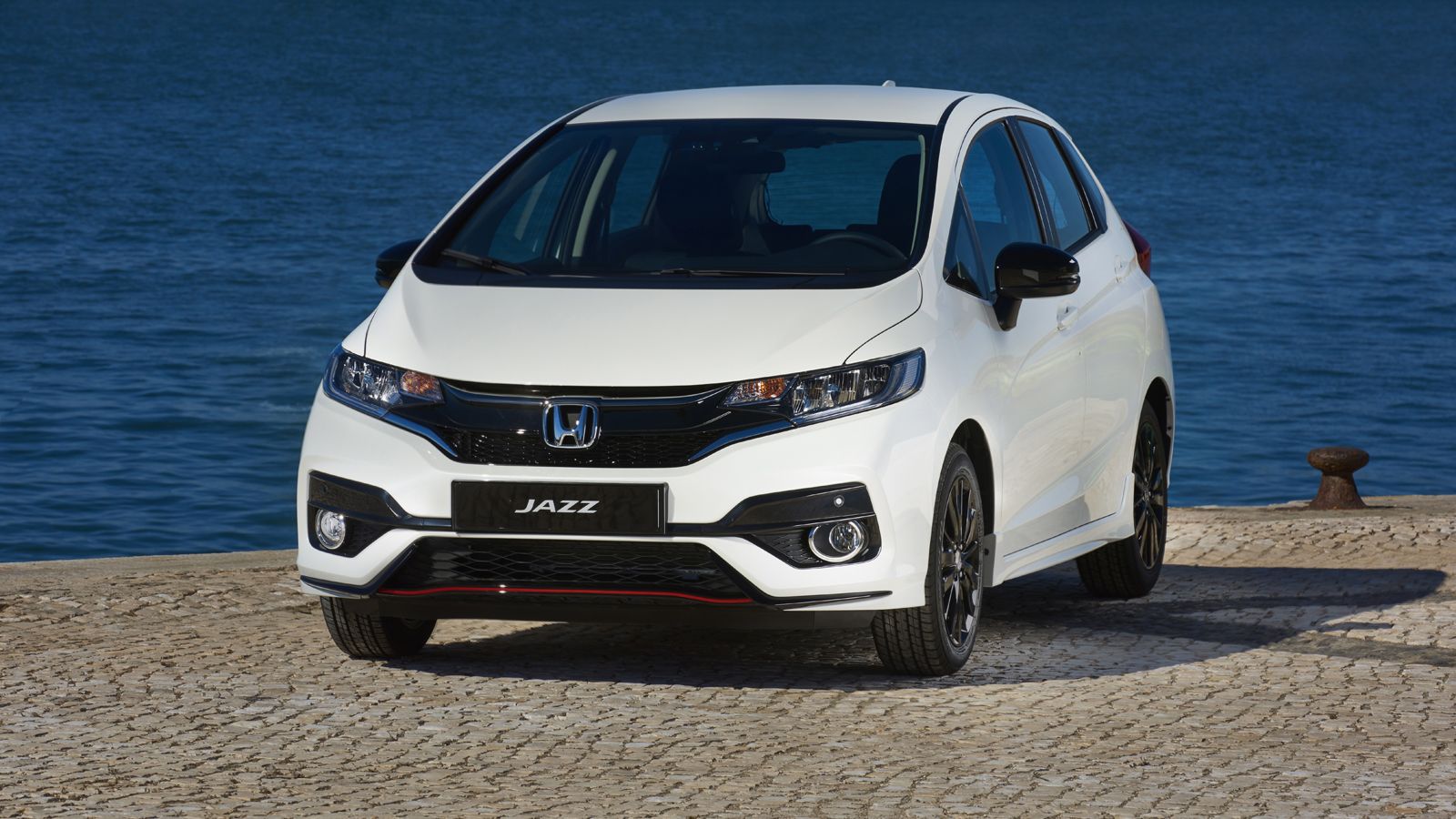 Το πρώτο βήμα γίνεται πάντως με την εξοπλιστική έκδοση Trend του 1.300άρη κινητήρα  απόδοσης 102 ίππων.